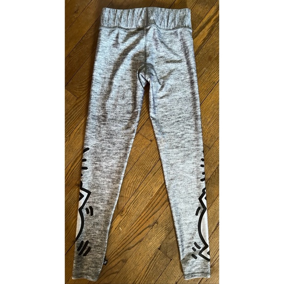 Terez x Keith Haring Uplifted Heart Heather Gray Leggings, Size S - Picture 4 of 7